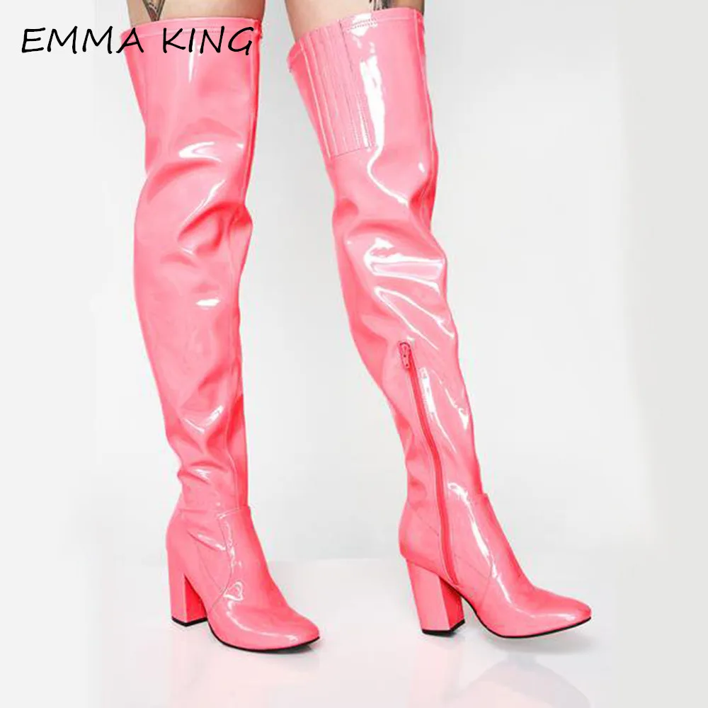 Emma king/пикантные ботфорты из искусственной лакированной кожи; женские непромокаемые сапоги на молнии с острым носком и не сужающимся книзу массивным каблуком