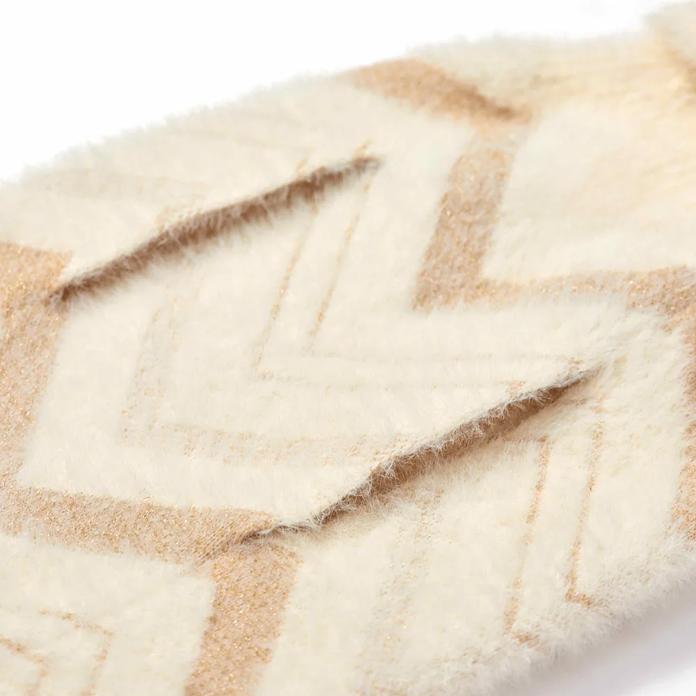 Dog sweater detail 1