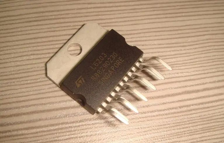20 шт./лот L6203 ZIP11