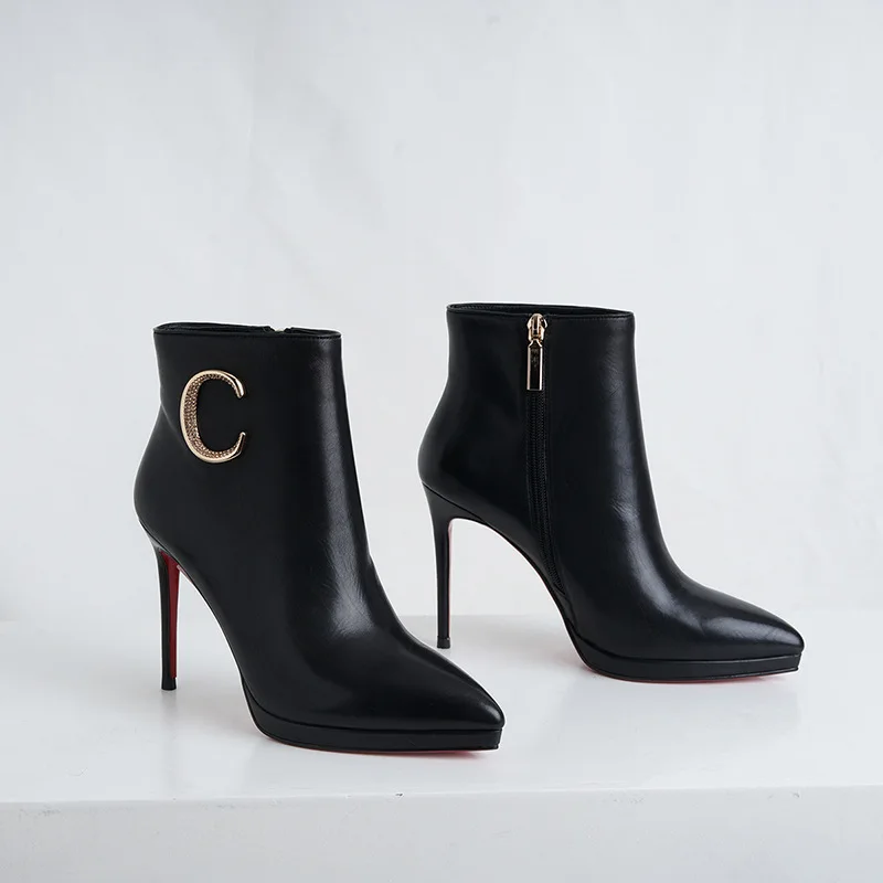 

Latest Fashion Short 2020 Fine Sharp Genuine Leather High With Deep Metal Letter C Waterproof Platform Boots