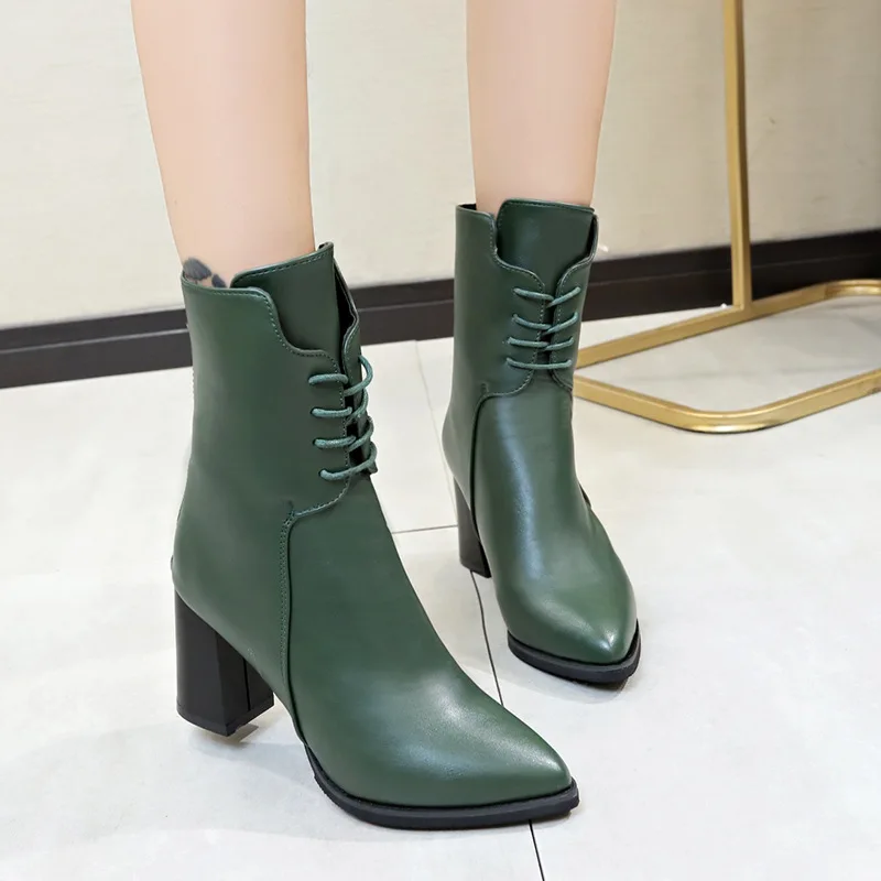 

Ms. 2019 New European and American Waterproof Platform Female Leather Boots Warm Martin Boots with Women's Cotton Boots