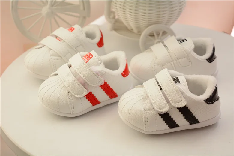 Зимняя плюшевая теплая детская хлопковая обувь для новорожденных, обувь для малышей, нескользящая Мягкая Спортивная обувь для мальчиков и девочек, Высококачественная обувь для первых прогулок