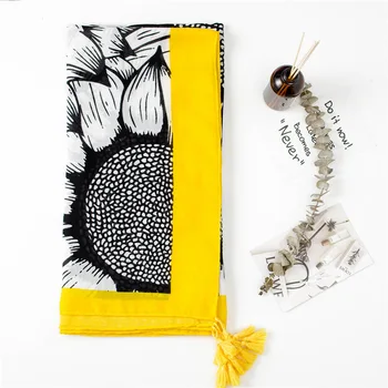 

2020 Lady Cotton Shawl Autumn and winter hijab scarf beach blanket silk scarf Yellow print women's cotton material Tassels scarf