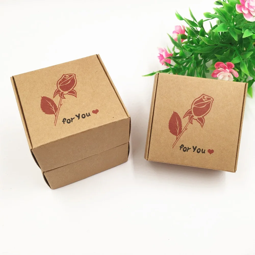 

New 50pcs/Lot 6.5*6.5*3cm Cardboard Kraft Paper Boxes Simple Gifts Business Card Wedding Event Party Book Holder Package Boxes