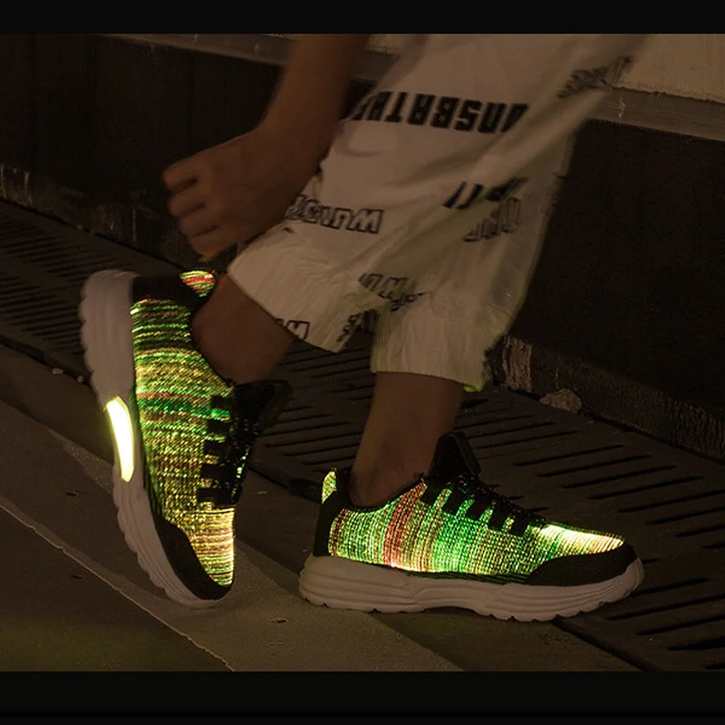 Beste Size 25 46 kinderen Verlichte Schoenen Jongens Meisjes Glowing LED Sneakers voor Kids Mens Womens met Lichtgevende Zool glasvezel schoenen