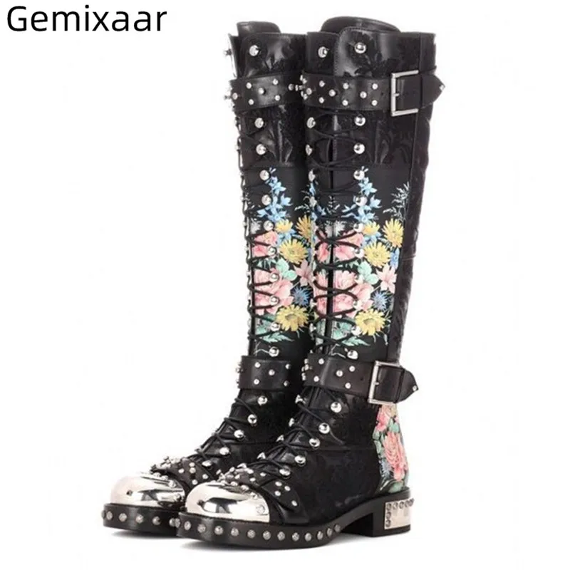 

Fashion Boots Women Metal Round Toe Print Flower Walking Ridding Bottes Real Leather Decor Rivet Chic Buckle Party Boots Woman
