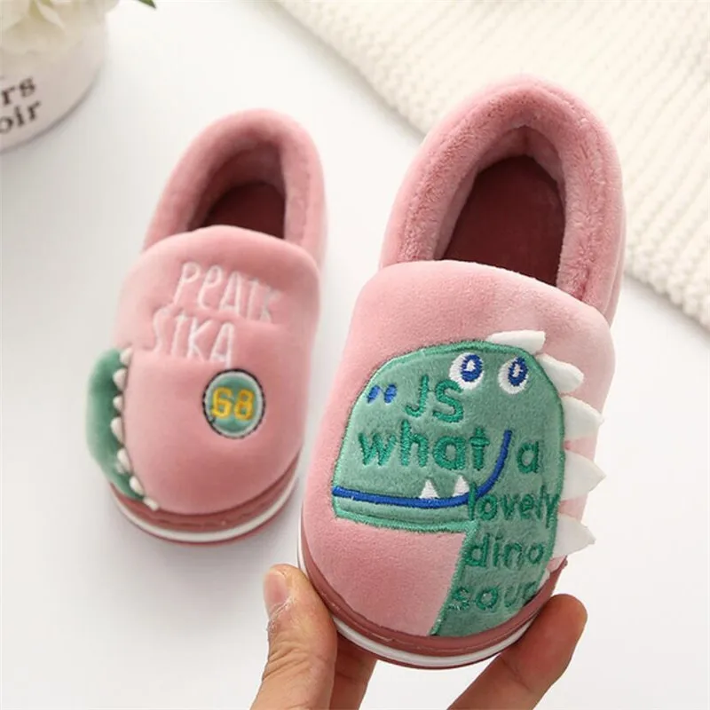 home shoes Зимние детские тапочки; домашняя обувь для маленьких мальчиков; Детские теплые тапочки с динозавром; pantuflas; домашняя обувь для девочек; terlik badroom; плюшевый слайдер - Цвет: home shoes