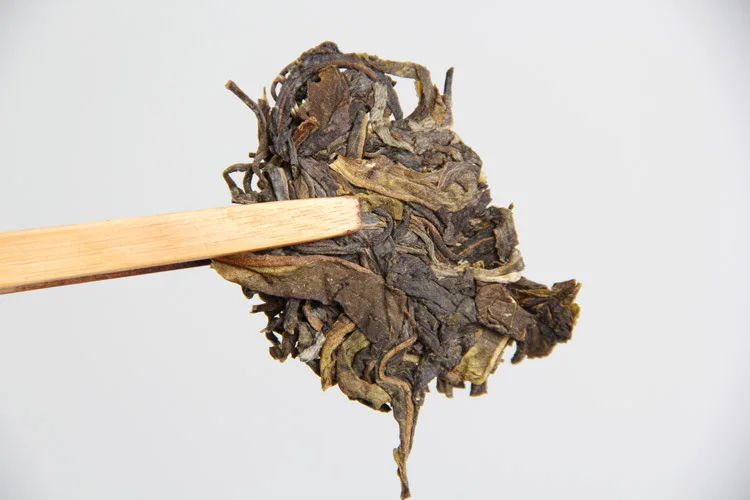 Island Old Tree Sheng Pu'er Made by Pu-erh Materials Collecton Shen Pu'er Tea 357g