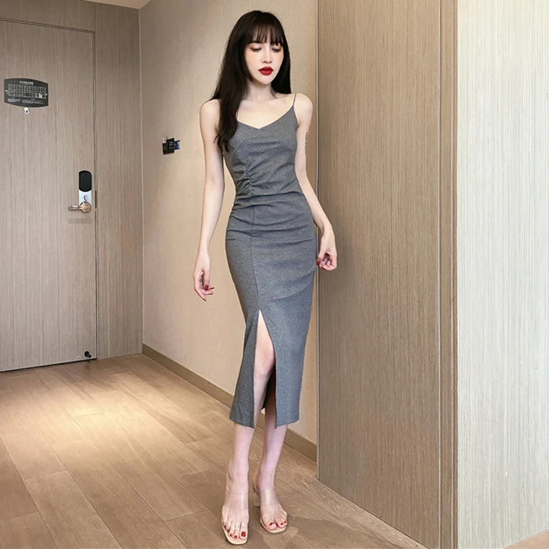 Эластичное летнее платье без рукавов черное серое облегающее длинное вечернее