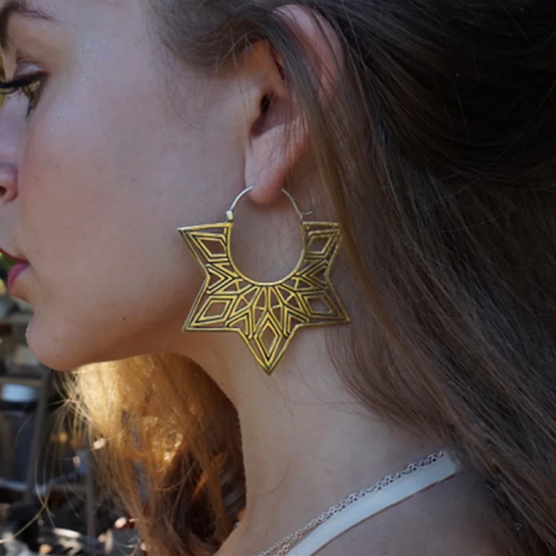 

Docona Vintage Gold Silver Color Flower Drop Dangle Earrings for Women Hollow Geometric Pendant Earrings Brincos 9026
