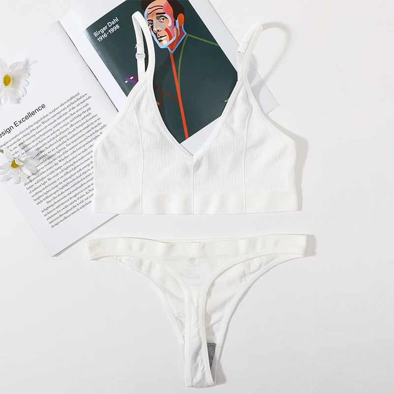 Women's Seamless Comfort Bralette and Thong Lingerie Set