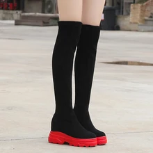 Lucyever/облегающие высокие сапоги на скрытом каблуке; женская обувь без застежки на массивной платформе; Женские Сапоги выше колена на танкетке; сезон осень-зима