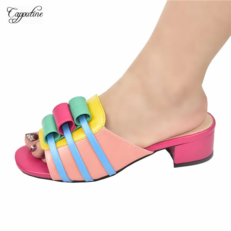 Moda Donna Scarpe Colorate Signore Africane All'Aperto Tacchi Medi Pantofole Estate Pantoufle Femme Pantofole Donna 10-9 4.5Cm