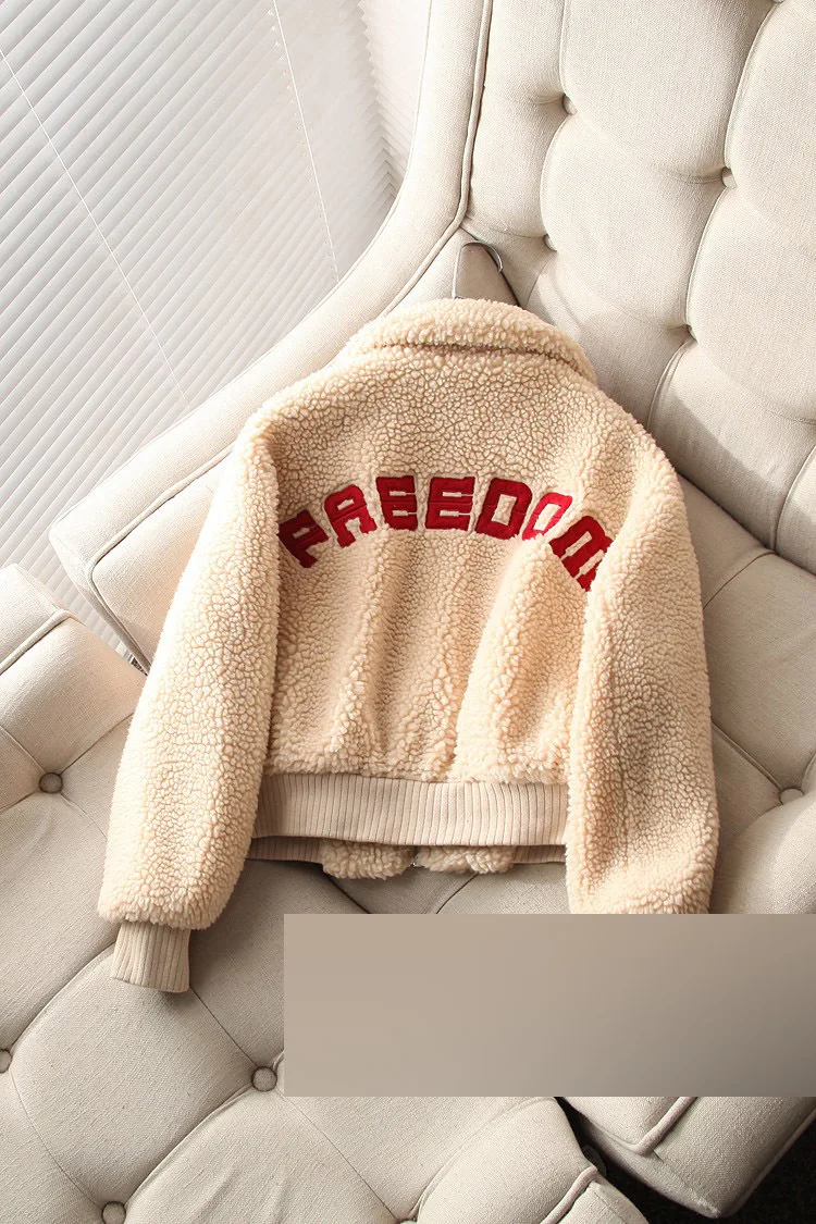 

B3066 2018 Winter New Style Women's Korean-style Lettered Applique Slim Fit Fold-down Collar Plush Short Coat