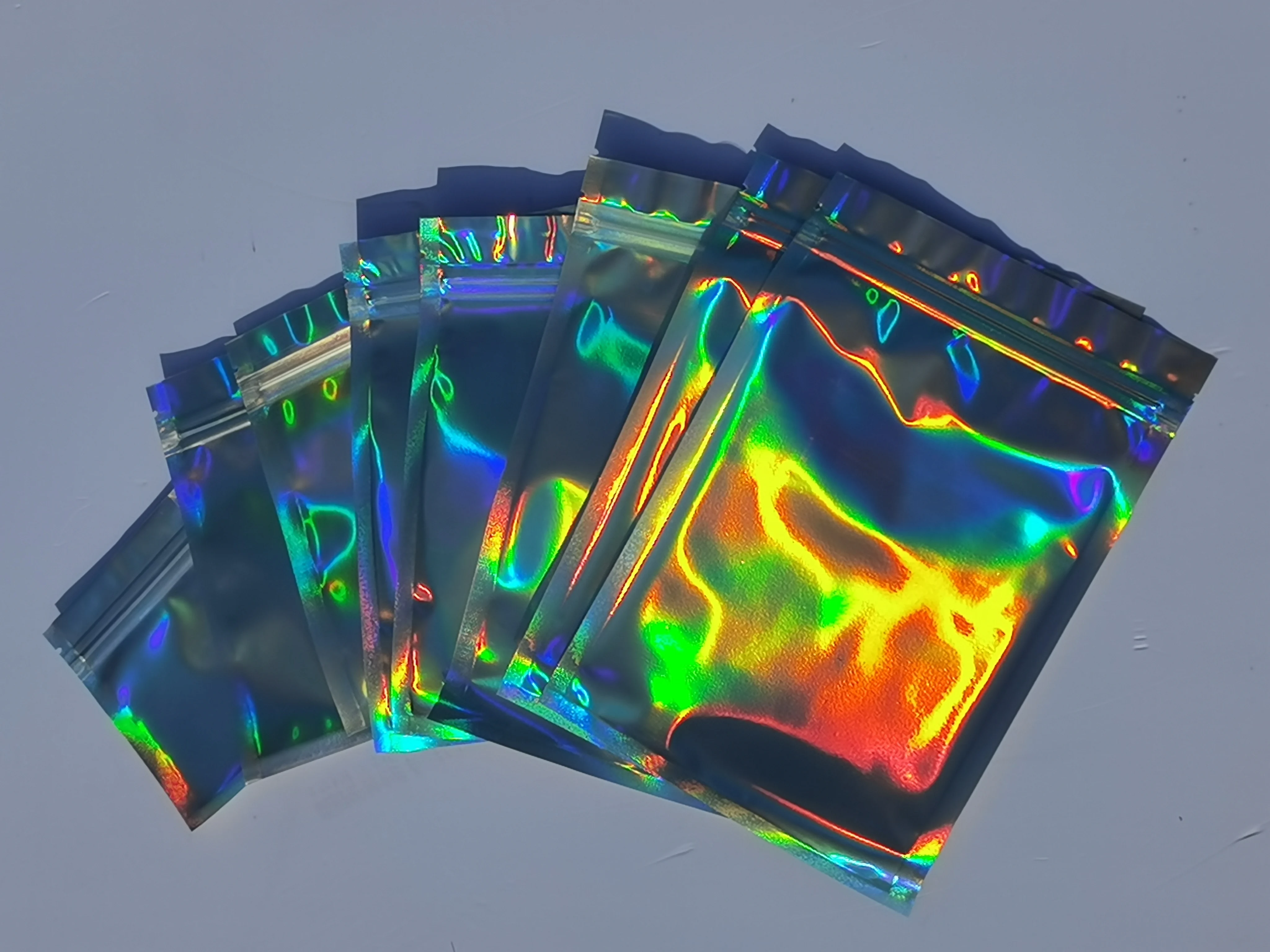 100pcs Cosmetic Bag Holographic Shiny Aluminum Foil Mylar Plastic Ziplock Storage Resealable Bags for Eyelashes Packaging
