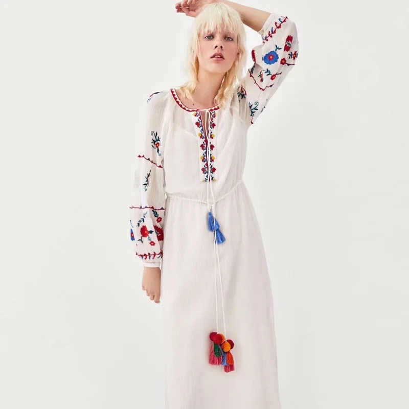 

2018 Europe And America New Style WOMEN'S Dress Color Embroidered Long Sweater-Dress Autumn And Winter