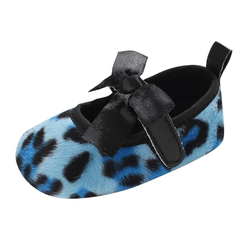 Милая зимняя теплая обувь с леопардовым принтом и бантиком для малышей, малышей, маленьких девочек мягкая хлопковая обувь на липучке для маленьких девочек - Цвет: Синий