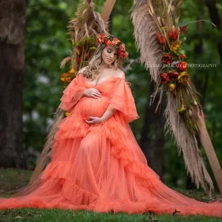 

Classic Coral Tulle Pregnancy Dresses A Line Puffy Plus Size Short Sleeves V Neck Tiered Bridal Pregnancy Photo Shoot Gown