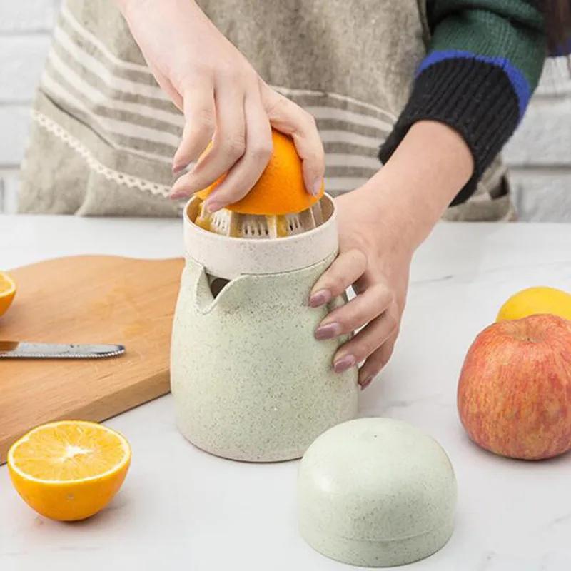 

Household Fruit Juicer High Quality Wheat Straw Penguin Juice Cup Multifunction Portable Manual Juicer Practical Kitchen Tools