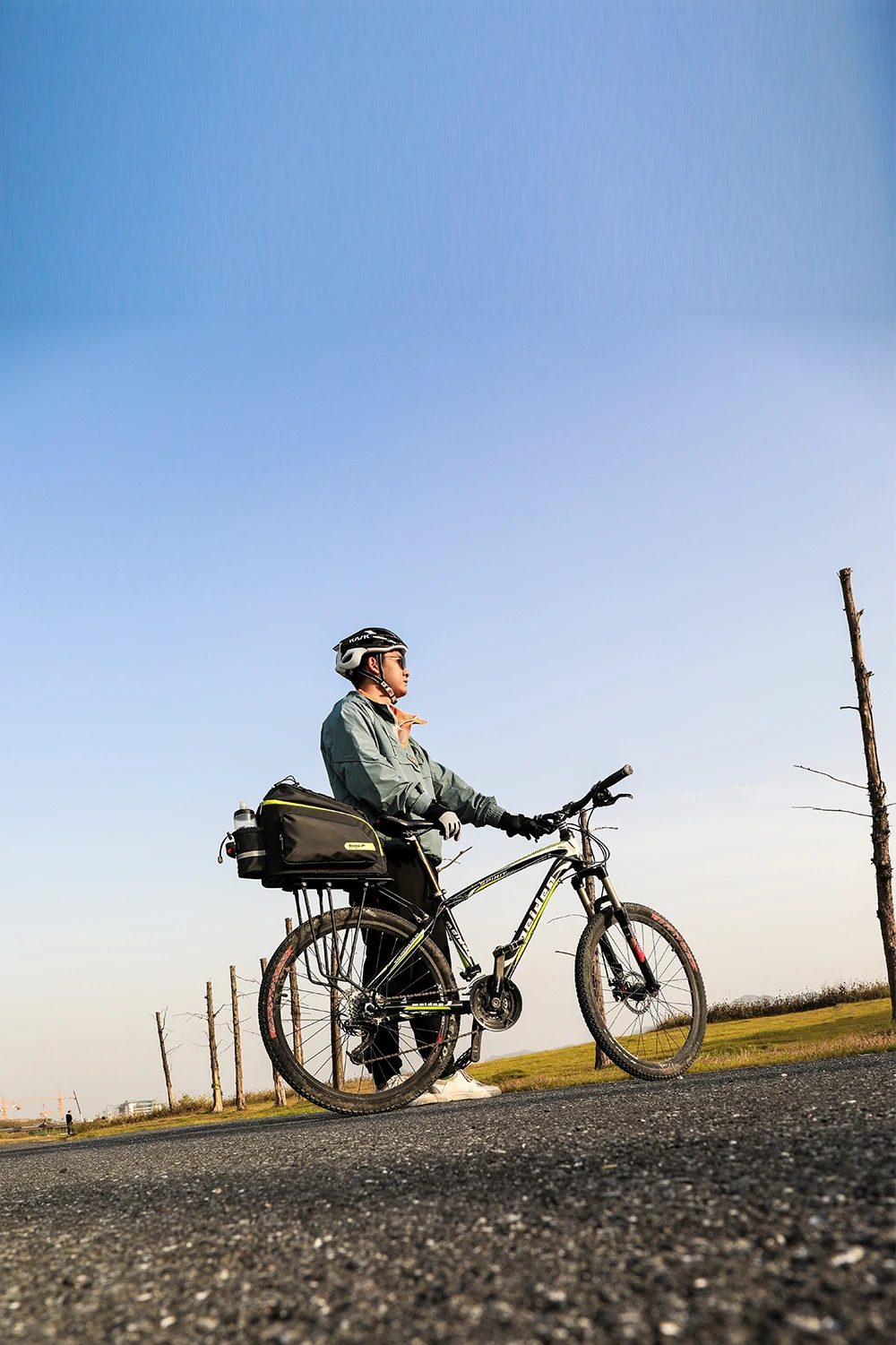 RHINOWALK New Bicycle Bags Mountain Bike Saddle Rack Trunk Bags Travel Cycling Luggage Carrier 17L Camera Handbag Waterproof  (16)