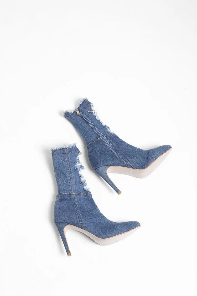 9530568987_1069462119