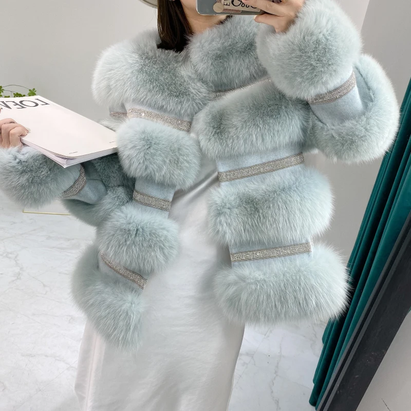 

2020 Winter Real Fox Fur Coat Women Luxury Puffa Coat Jacket Thick Long Sleeve Crystal Diamonds Ladies Fashion Outwear Parka Top