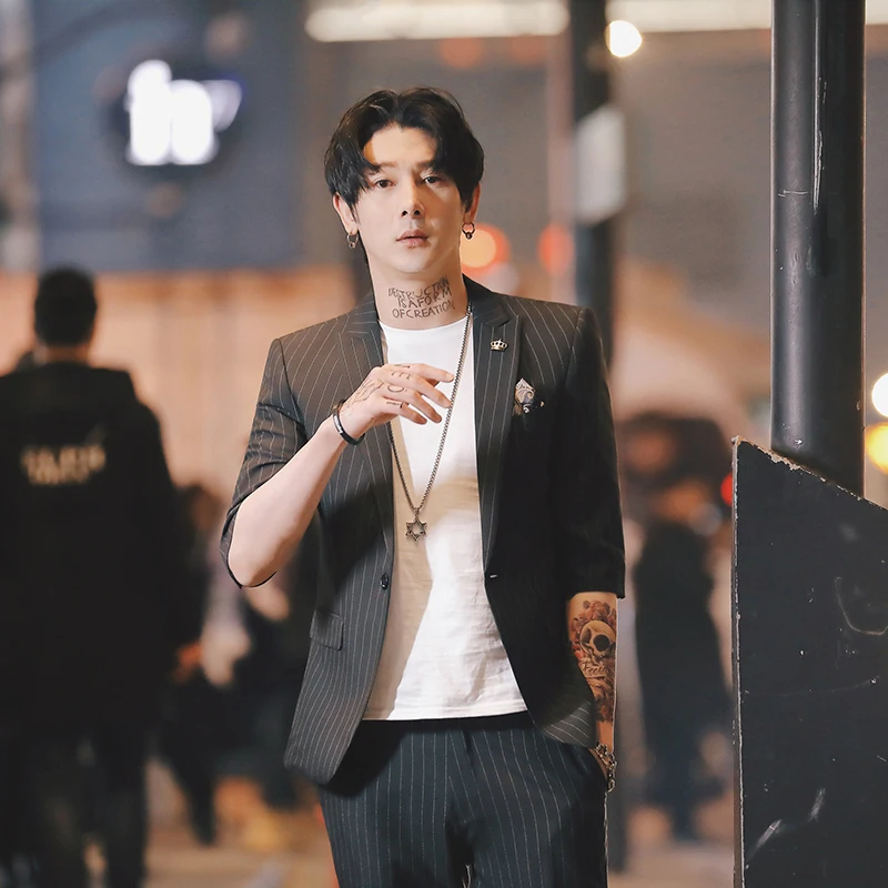 

2020 Men's Trend Summer British Style Five-point Sleeve Suit Male Korean Version Of The Slim Fashion Striped New Suit + Pants