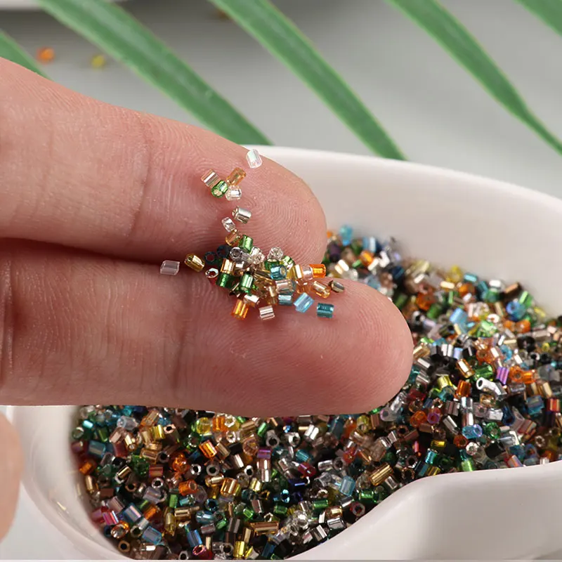 1000 개/가방 1.5mm 유리 튜브 실버 DIY 씨앗 구슬 투명 유리 나팔 Seedbeads 공예 보석 봉제 의류 액세서리