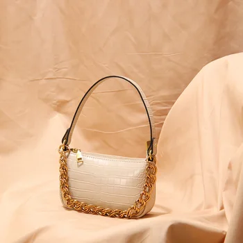 

ins super fire armpit bag summer popular niche design baguette net red shoulder messenger hand carry small bag fashion femalebag