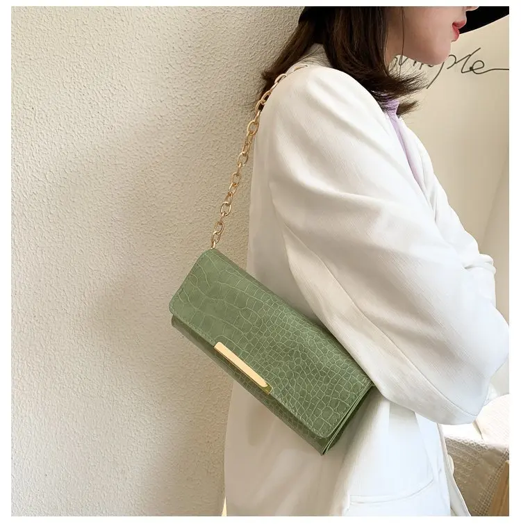 

Women Retro Shoulder Bag Classic Crocodile Pattern Handbag Faux Leather Clutch with Chain Strap 5 Colors