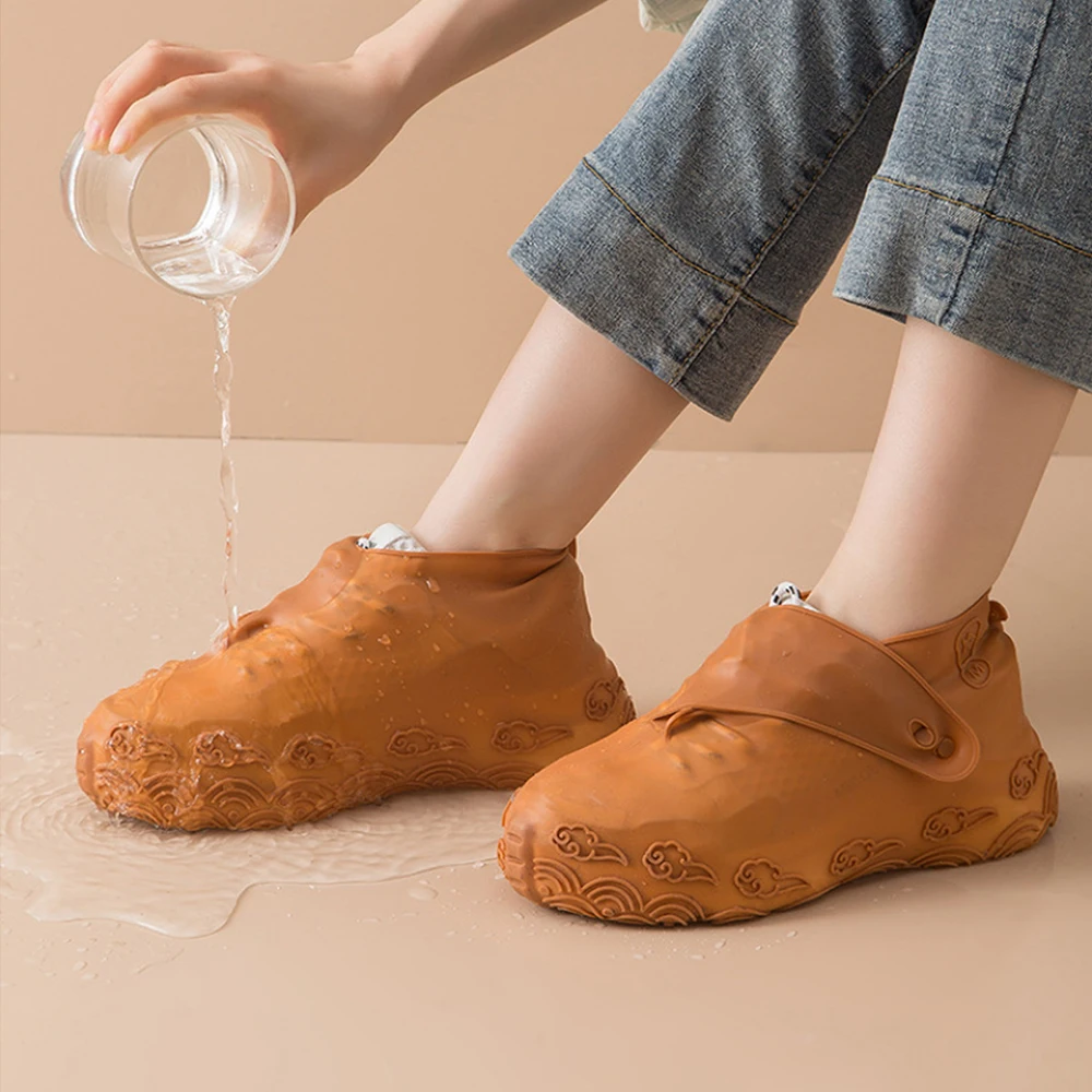 

1 Pair Reusable Silicone Shoe Cover M / L Dwaterproof Water Rain Shoes Covers Outdoor Camping Non Slip Rubber Rain Boot