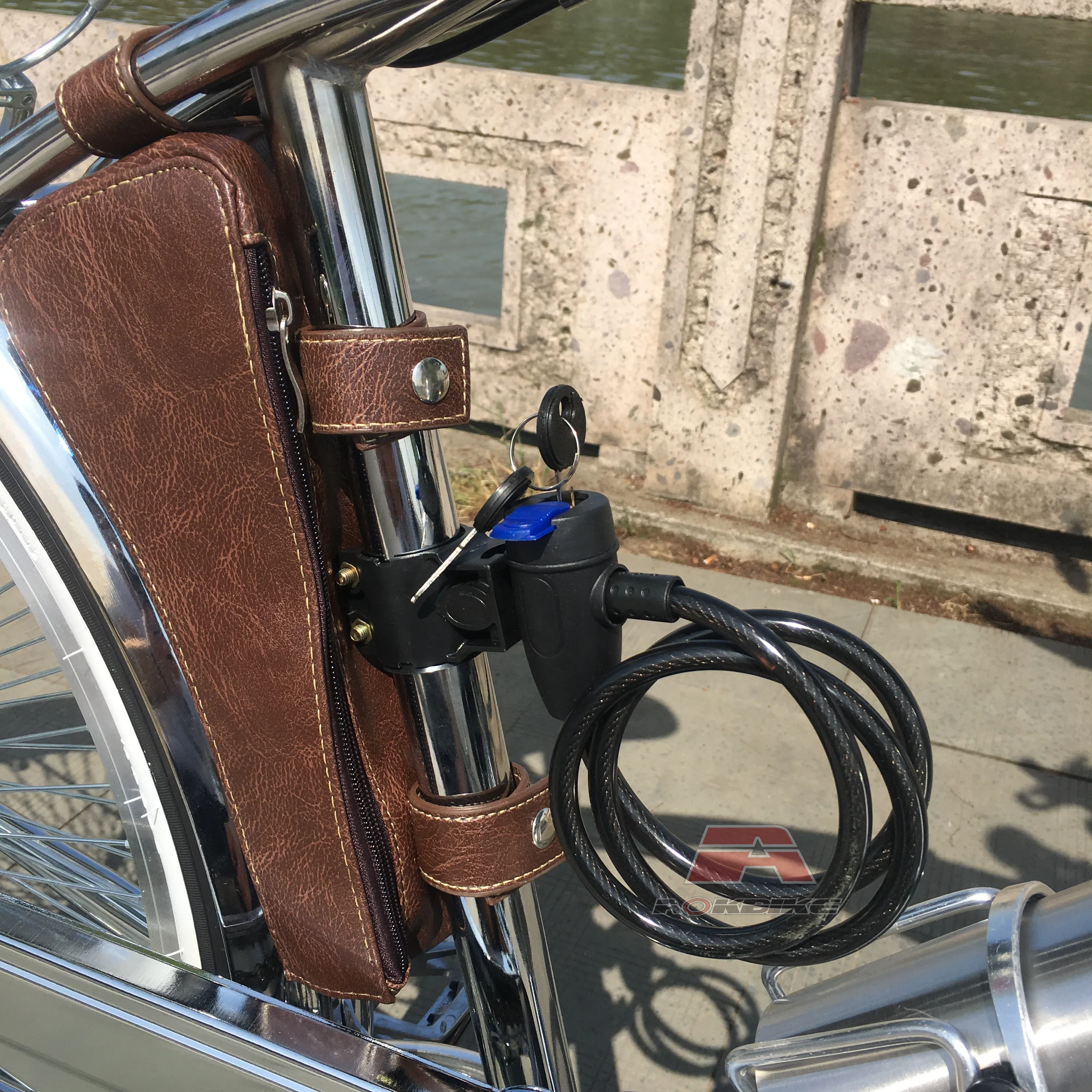 Classic Beach Cruiser Royal Bike alta classe doppia sospensione alta moda  nobile Vintage bicicletta pedale bottiglia d'acqua luce anteriore -  AliExpress Sports \u0026 Entertainment