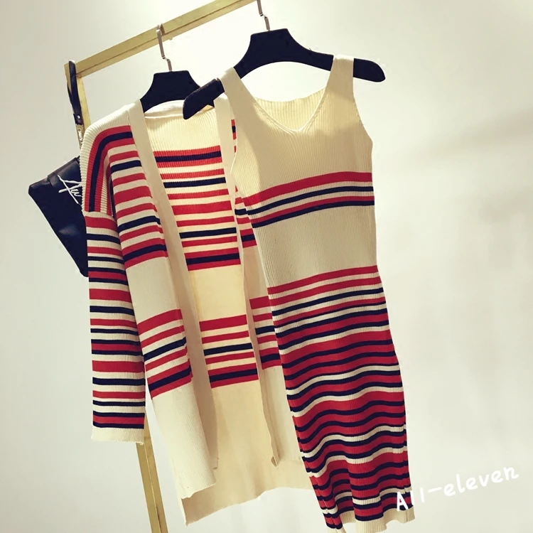 

2019 New Autumn and Winter Women's Long Sleeve Stripe Long Knitted Cardigan Coat + Tank Dress Two Pieces Knitting Dress Set