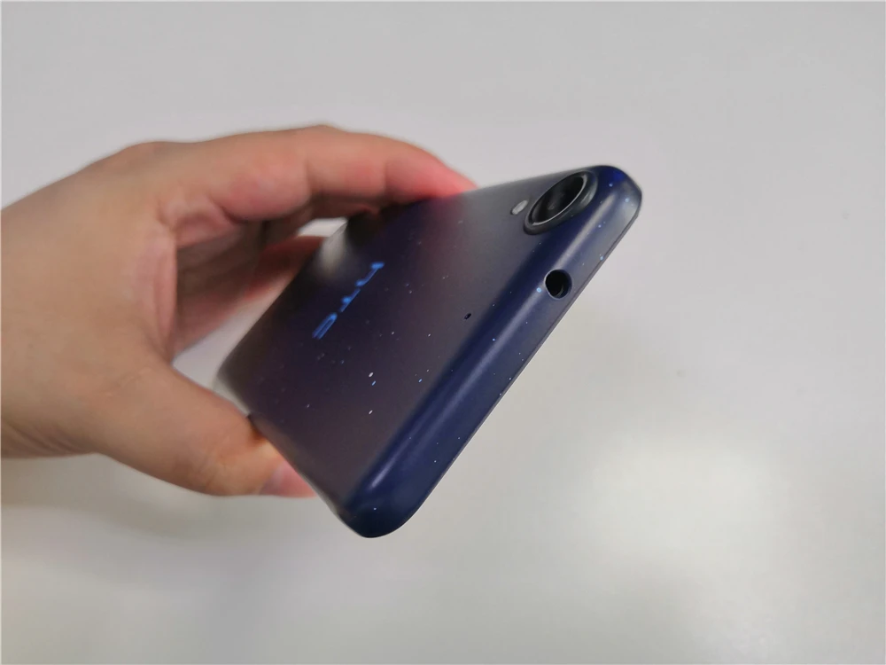HTC Desire 530 смартфон с 5 дюймовым дисплеем восьмиядерным процессором Snapdragon 210 ОЗУ 1 ГБ