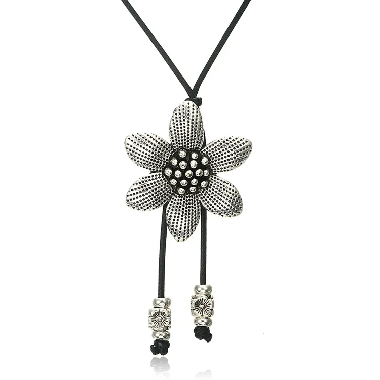 

Vintage Women's Necklace Flower Pendant Long Sweater Chain Wax Rope Necklaces For Women Charm Jewelry Gift
