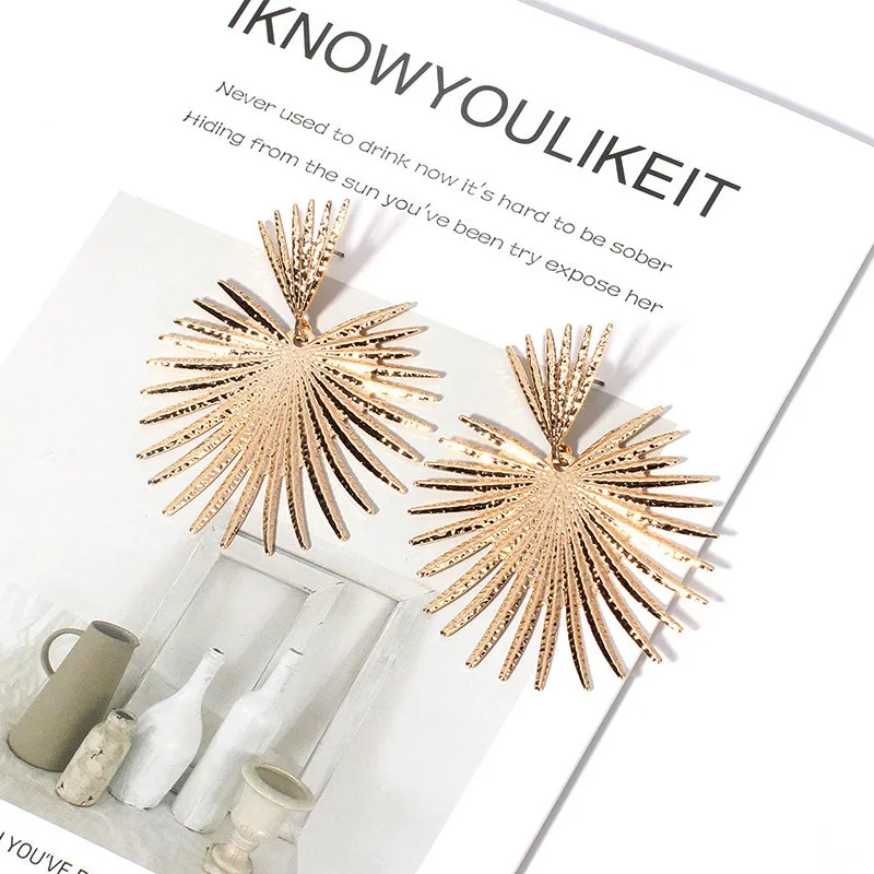 11131624855_714173380