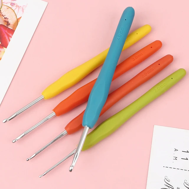 Crochet Hooks Large Sizes Plastic Crochet Needles Ergonomic Crochet Hook  DIY Yarn Weave Tool for Knitting Blanket Sweater Scarf - AliExpress