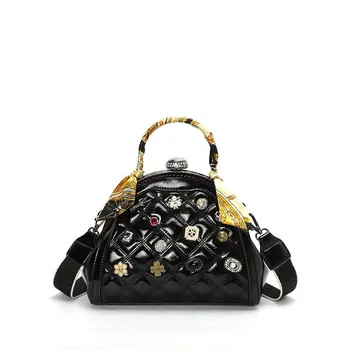 

2020 new women's small bag Retro handbag rhombus shell bag high-fashion badge easy matching broadband messenger bag