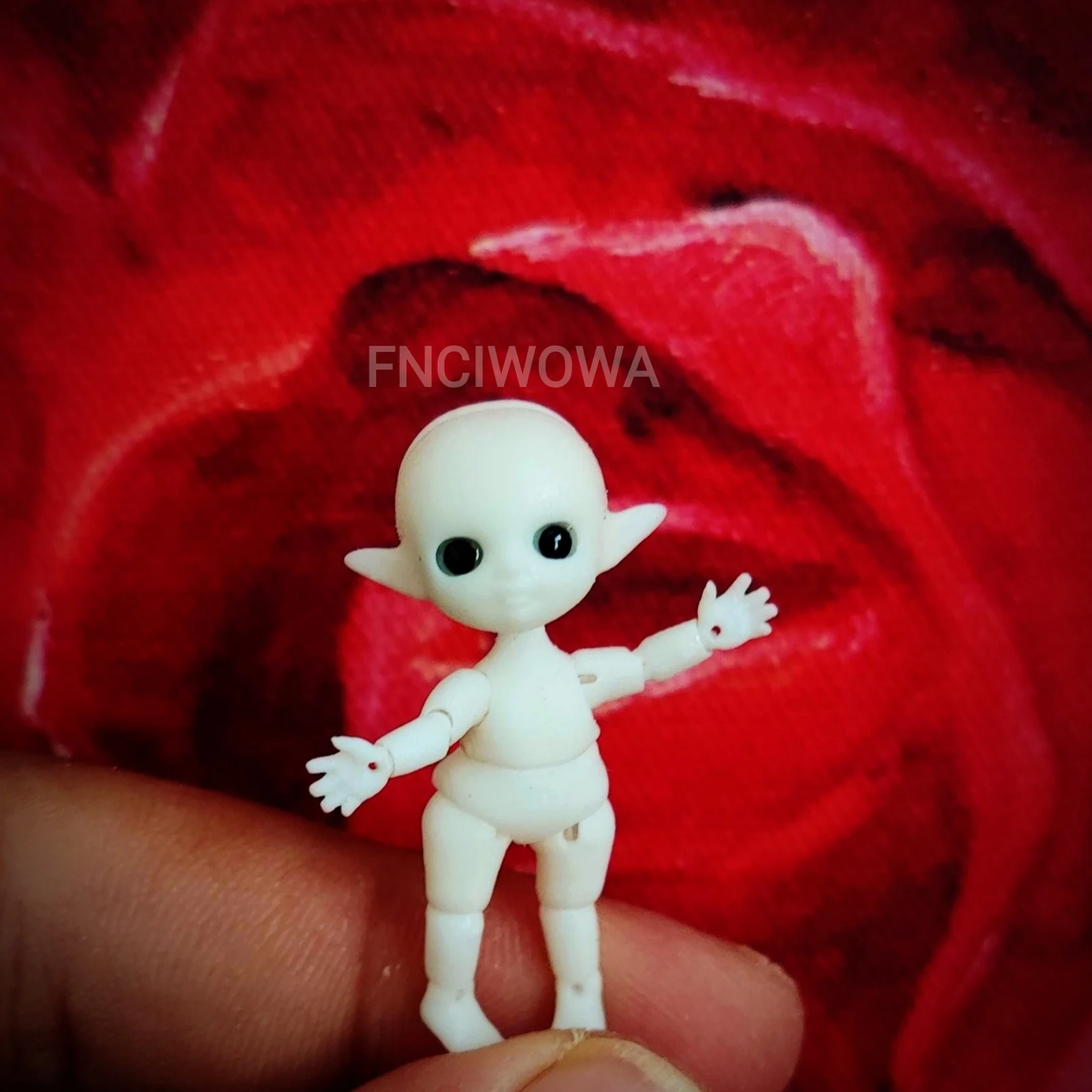 

Original 3.5cm 2.2cm Elf BJD 1/50 Thumb Jointed Doll LALA Top Quality Ultra Exquisite Mini Resin Model Toy Adult Kid Mom Gift