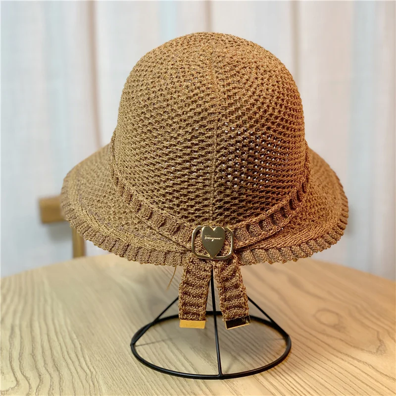 Chapeau tricoté à ondulation d'eau de base pour femmes. Fibre Chapeau tricoté à ondulation d'eau de base pour femmes. Fibre