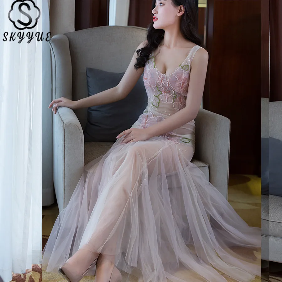 

Skkyue V-Neck Zipper Evening Dress 2019 Sleeveless Perspective Dresses Floor Length Robe De Soiree Embroidery Evening Gowns H031