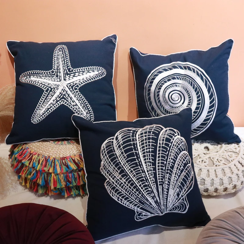 Подушка с вышивкой в виде ракушки и морской звезды синяя средиземноморская