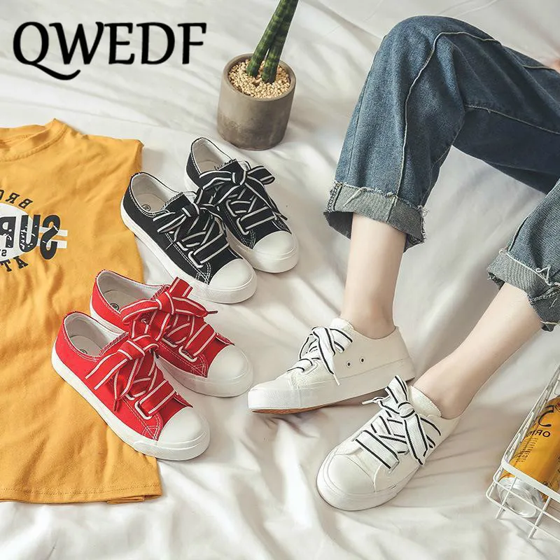 QWEDF 2019 студенческие парусиновые туфли женская повседневная спортивная обувь с
