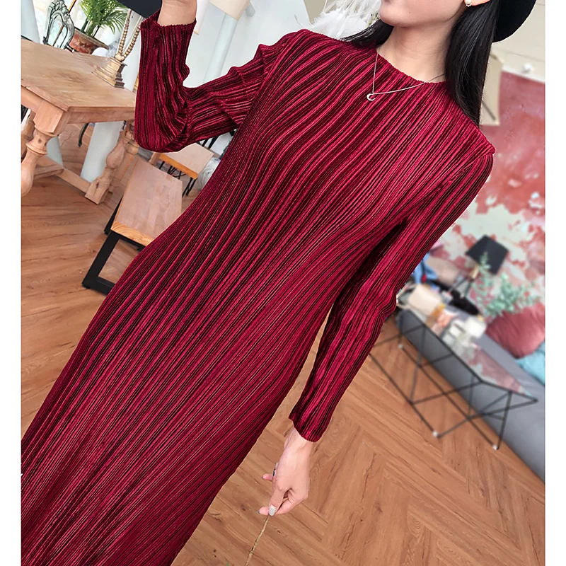 Бархатное платье для женщин, осень и зима, стиль, issey* miyake, плиссированное, тонкое, для леди, стиль, низ, темперамент, маленькое черное платье