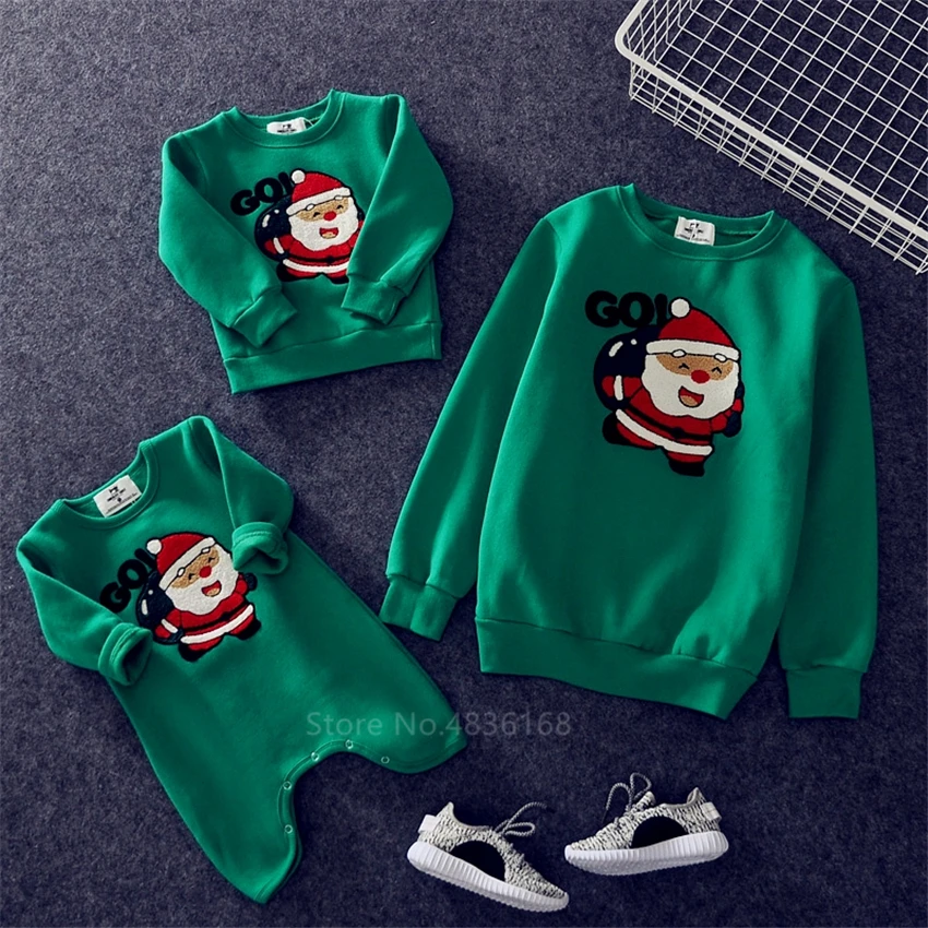 Новогодние и рождественские свитера; одинаковые комплекты для всей семьи; рождественские худи «Мама и я»; теплая зимняя одежда с изображением Санта-Клауса и лося