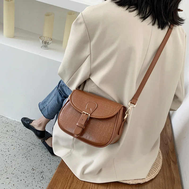 

2020 Early Spring New Style WOMEN'S Bag Crocodile Pattern Solid Color One-Shoulder Saddle Bag Retro Solid Color Shoulder Bag