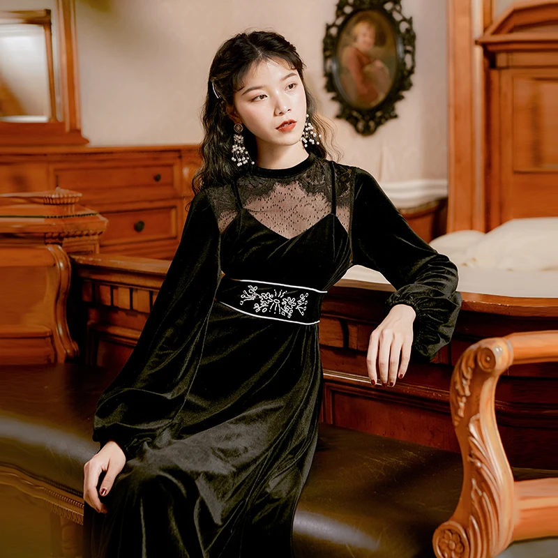 2020 Autumn New Arrival Elegant High Quality Stand Collar Flower Embroidery Women Long Velvet Dress