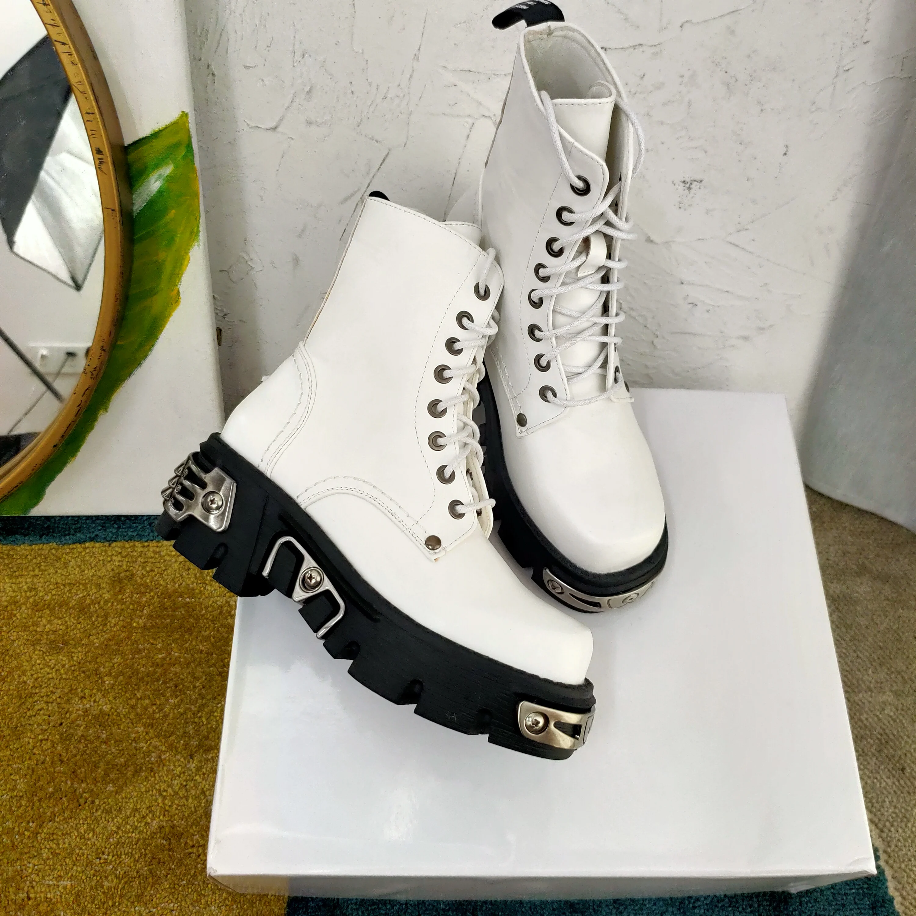 2020 New Style Military Boots Lace-up Handsome Motorcycle shoes Women's Ankle All-match Platform Ins Women's Martin Boots