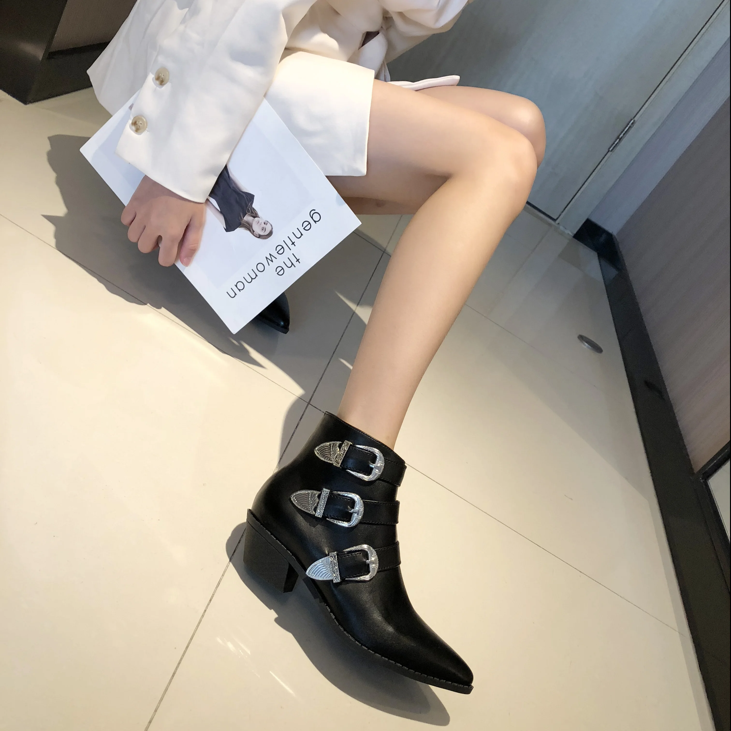 MIULAMIULA Brand Designer Winter New Luxury Metal Buckle Genuine Leather Platform Shoes Lady Short Ankle Boots Zipper 35-40