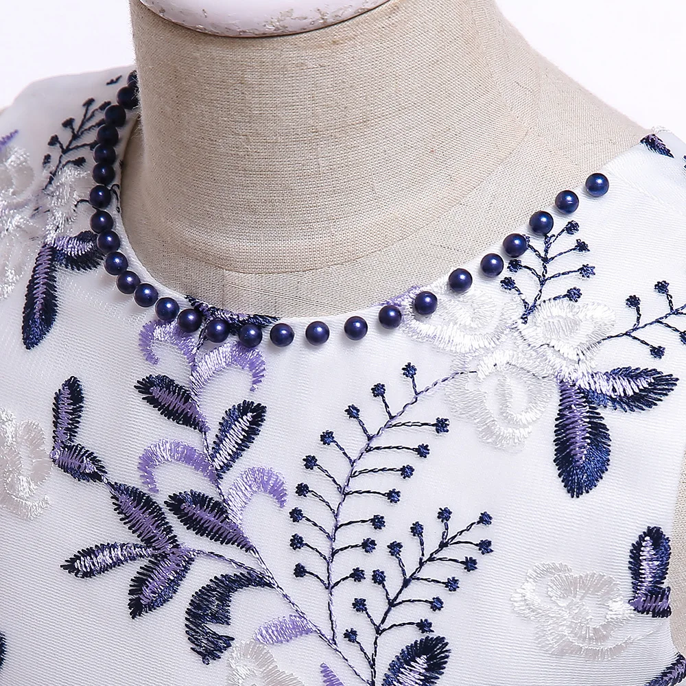 Hand Embroidery for Neck of dresses and blouses  Bordado a mano para cuello  de vestidos y blusas 